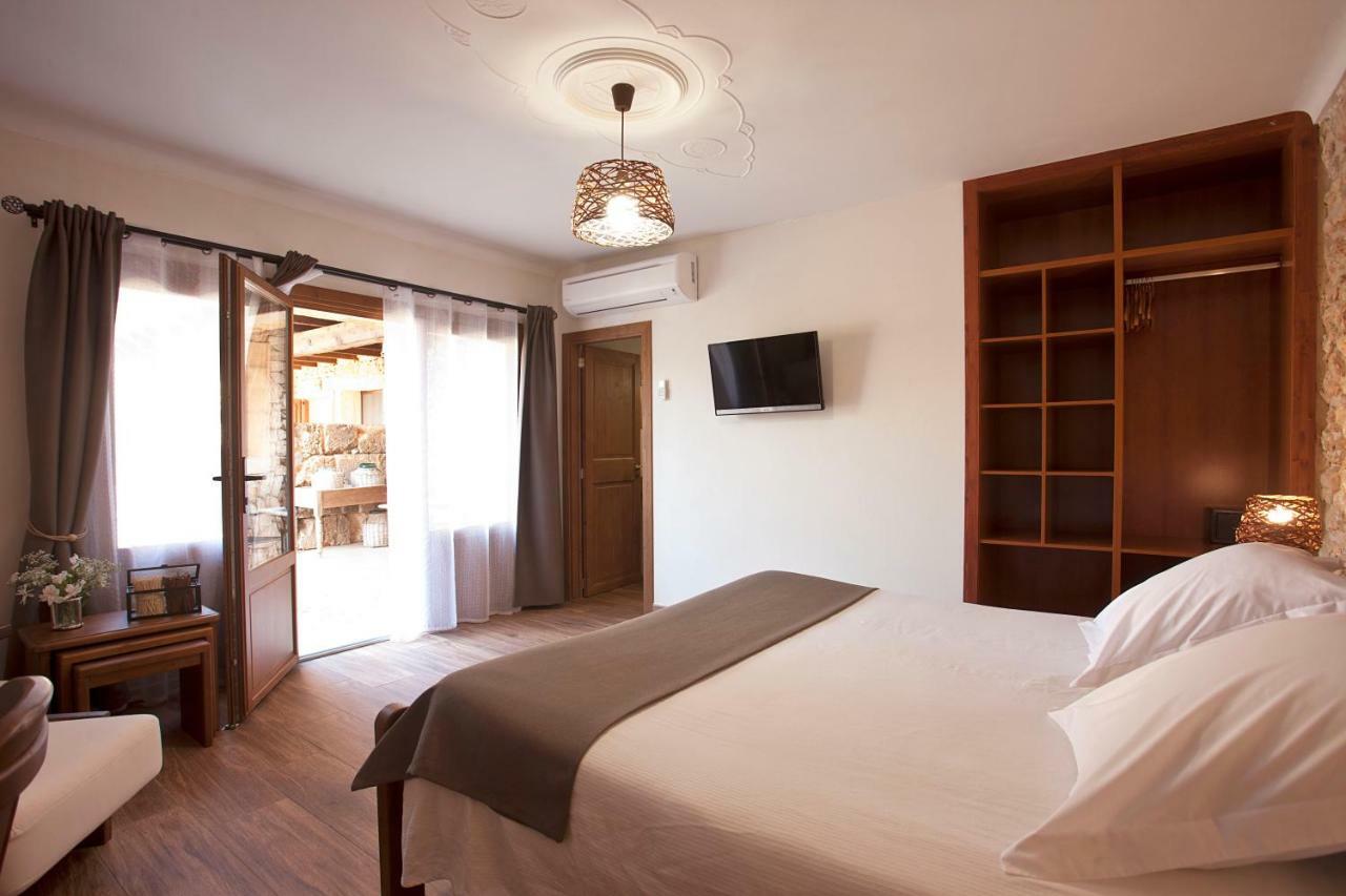 Agroturismo Es Quatre Cantons บินิสซาเล็ม ภายนอก รูปภาพ
